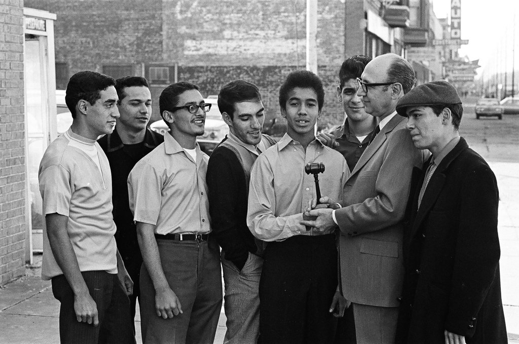 Latin Kings pose with a judge - Chicago Sun-Times