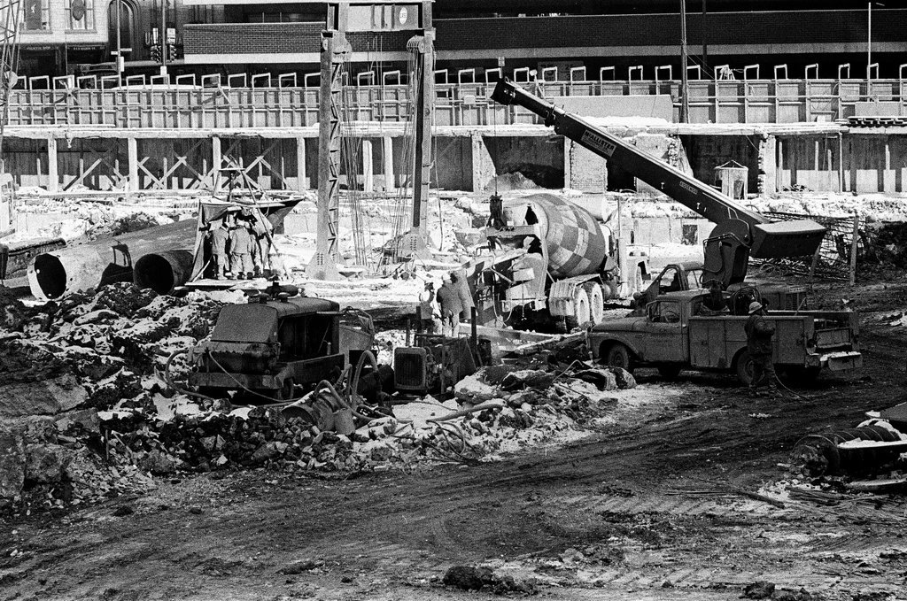 Ground level construction on the Sears Tower - Chicago Sun-Times