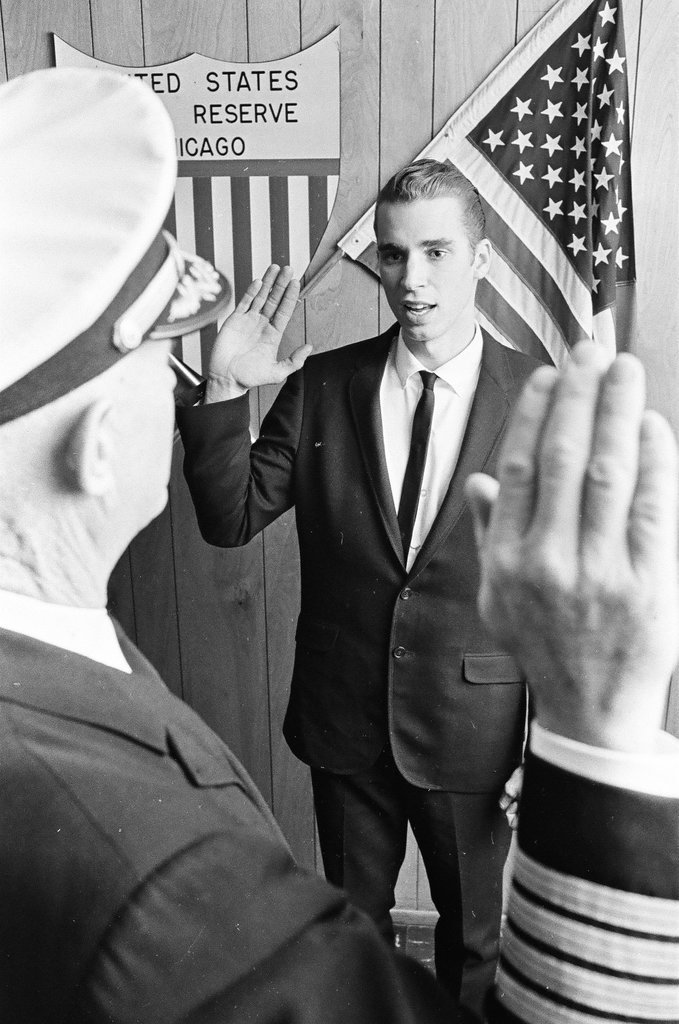 Swearing in of one millionth Navy recruit - Chicago Sun-Times