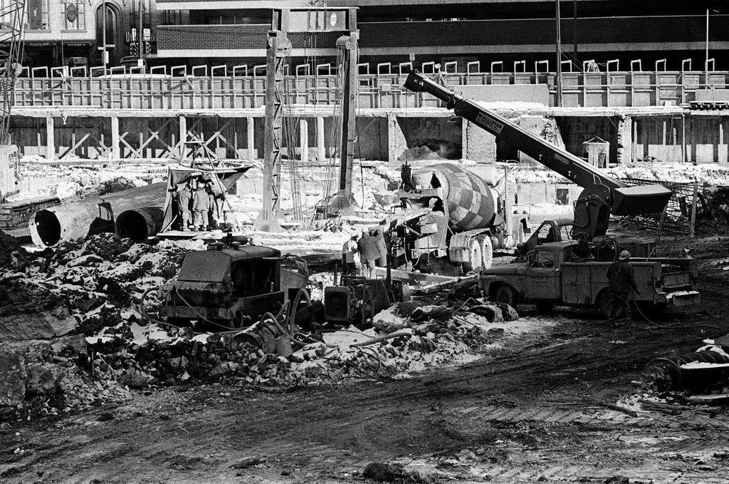 Ground level construction on the Sears Tower - Chicago Sun-Times