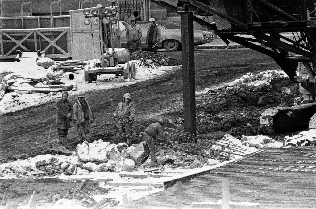 Ground level construction on the Sears Tower - Chicago Sun-Times