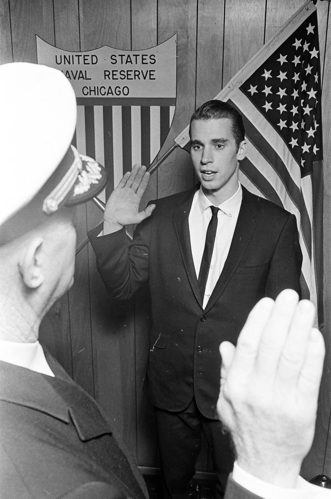 Swearing in of one millionth Navy recruit - Chicago Sun-Times