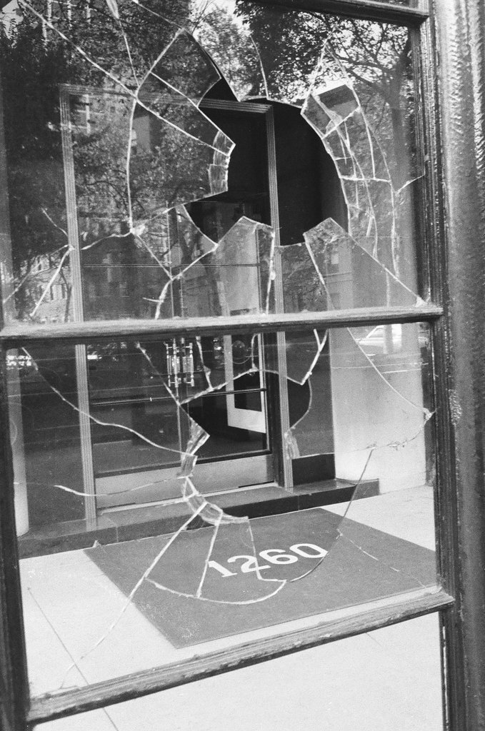 Post-riot neighborhood damage - Chicago Sun-Times
