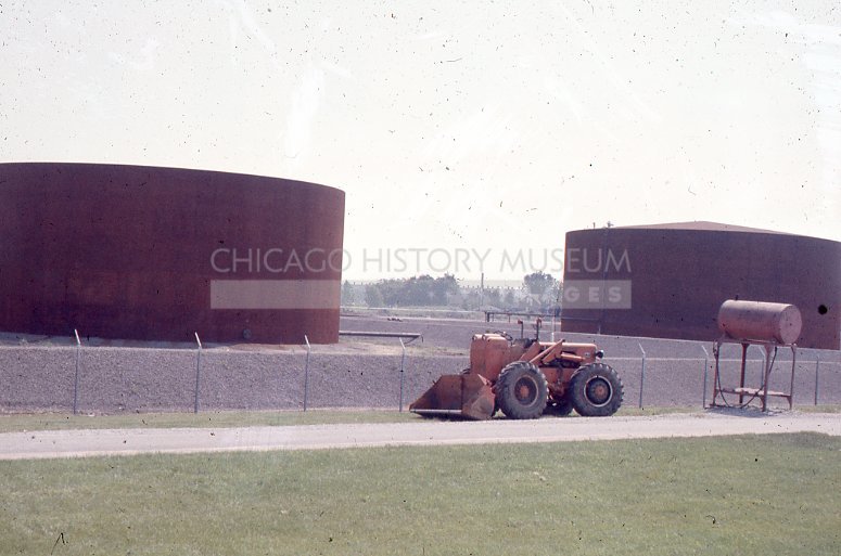 Tanks and bulldozer - Maier, Vivian