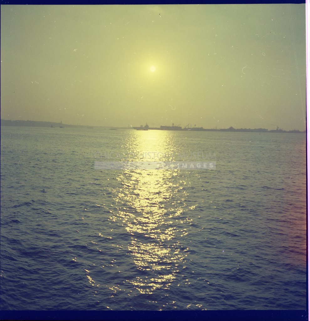 Sun on the water - Maier, Vivian