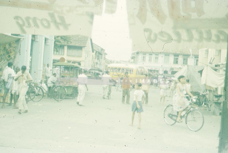 Street scene - Maier, Vivian