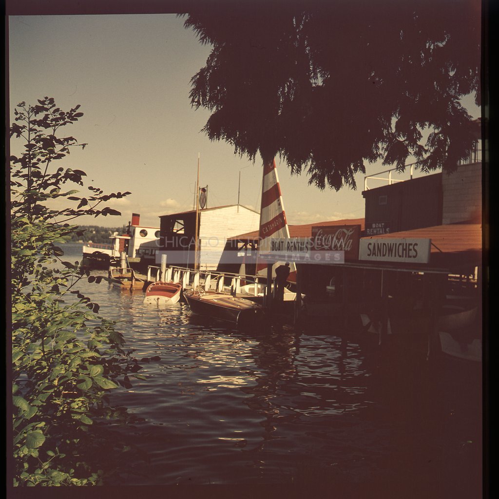 Wharf with sandwich shop - Maier, Vivian