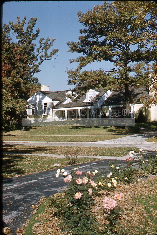 Ranch house - Maier, Vivian