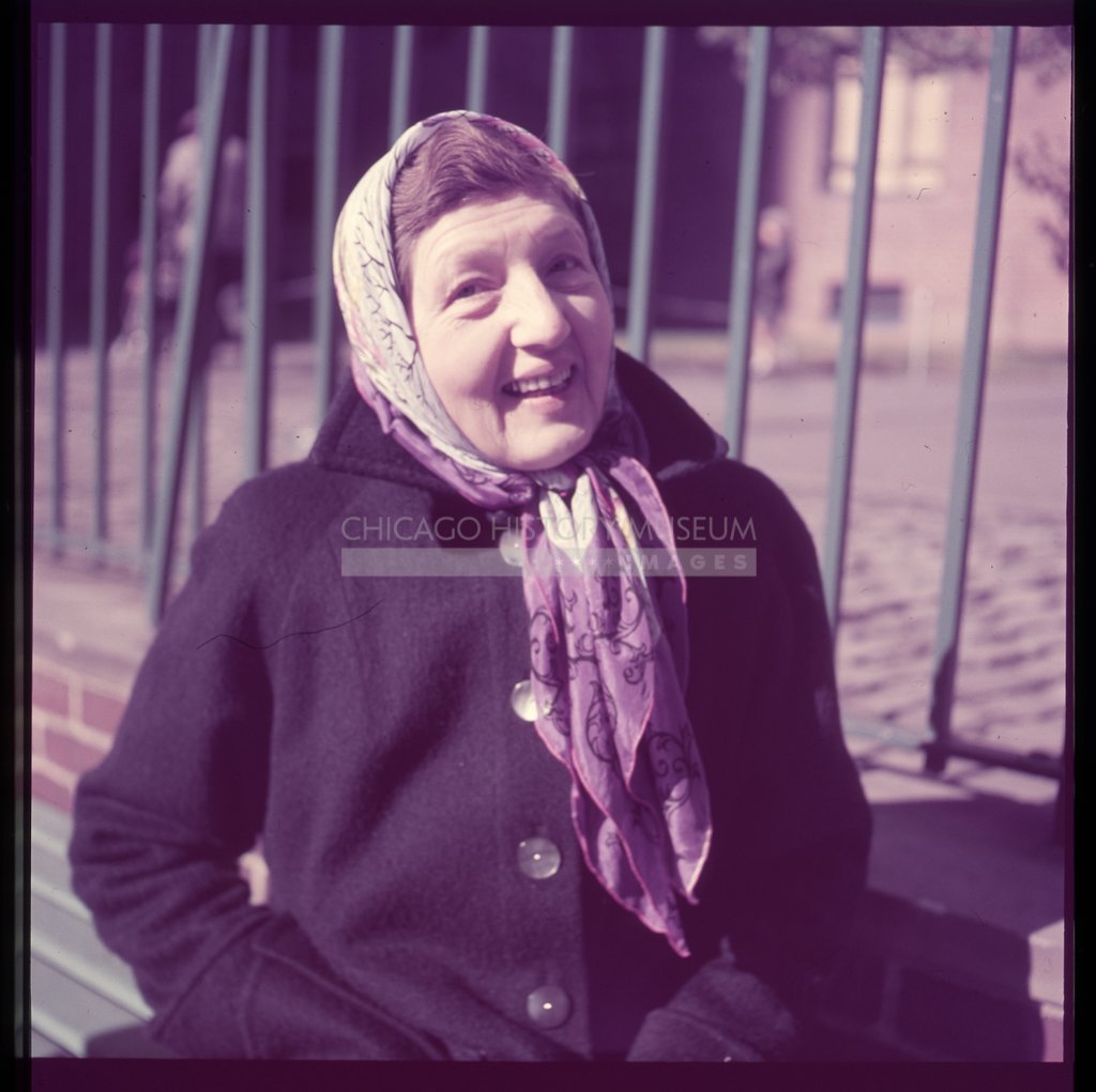 Woman in a coat - Maier, Vivian