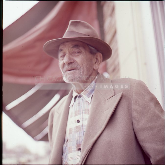 Man in a grey jacket - Maier, Vivian