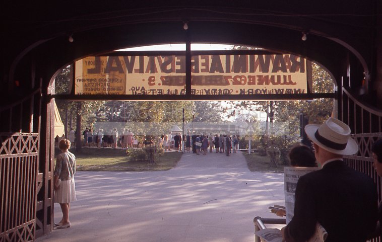 Ravinia train station - Maier, Vivian