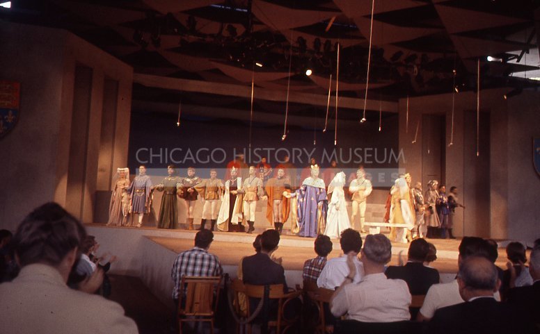 Actors on a stage - Maier, Vivian