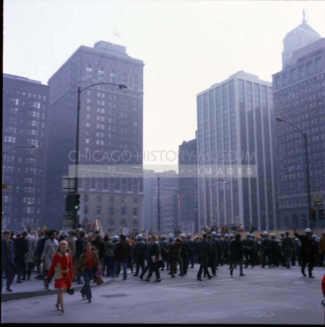 Anti-war rally on Dearborn Street - Maier, Vivian