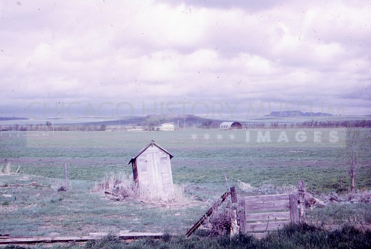 Small outbuilding in field - Maier, Vivian
