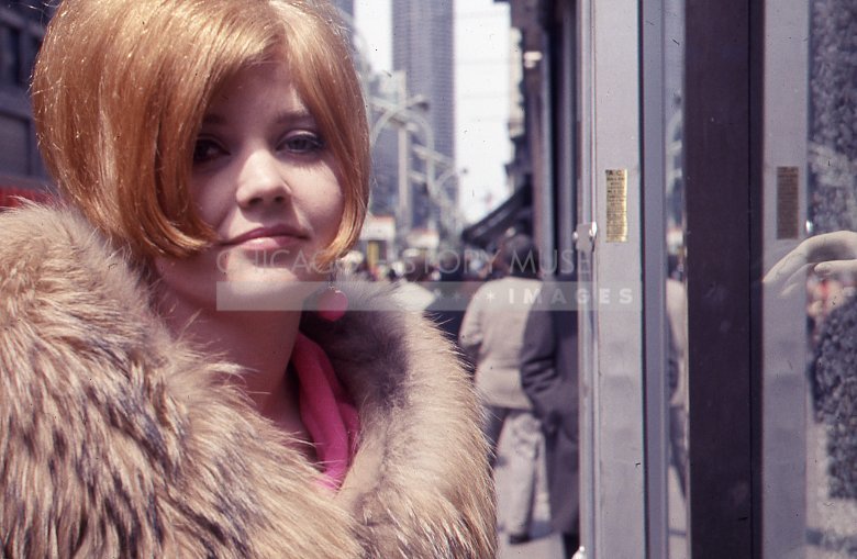Portrait of a woman in fur - Maier, Vivian