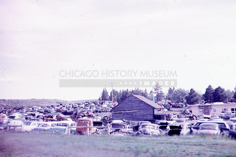 Automobile graveyard - Maier, Vivian