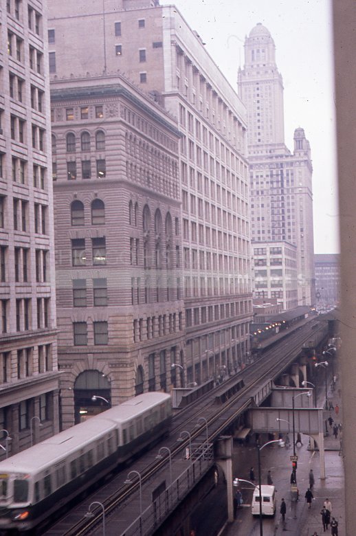Chicago L line looking north - Maier, Vivian