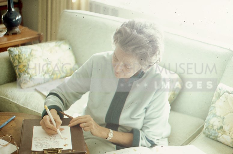 Woman drawing - Maier, Vivian