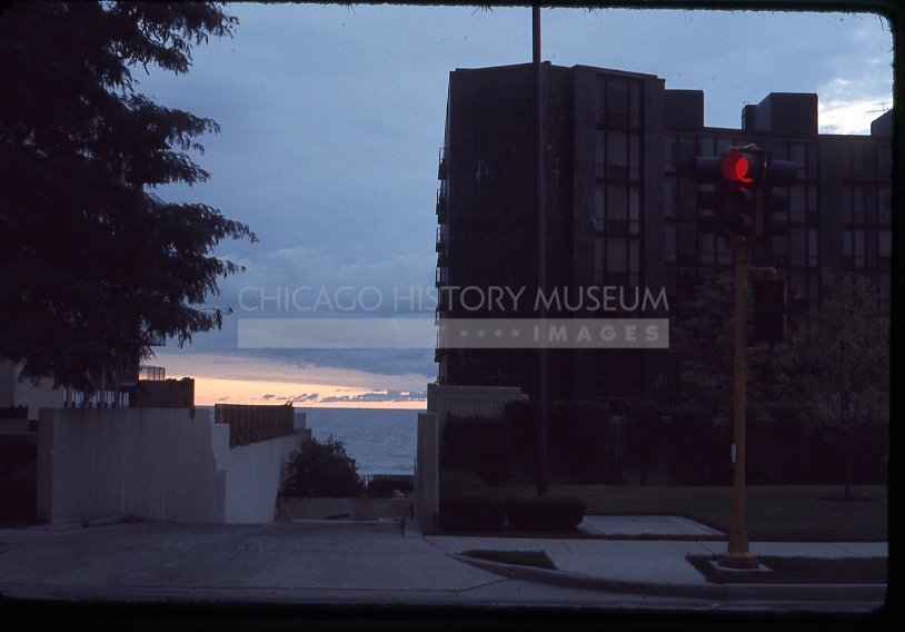 Lake Shore Apartment building - Maier, Vivian