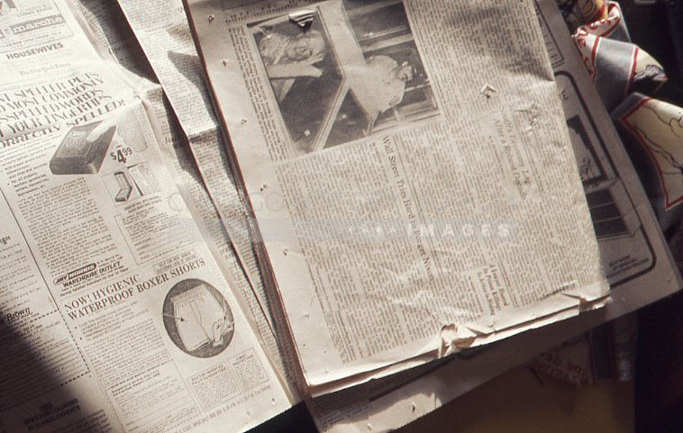 Newspaper and scarf - Maier, Vivian