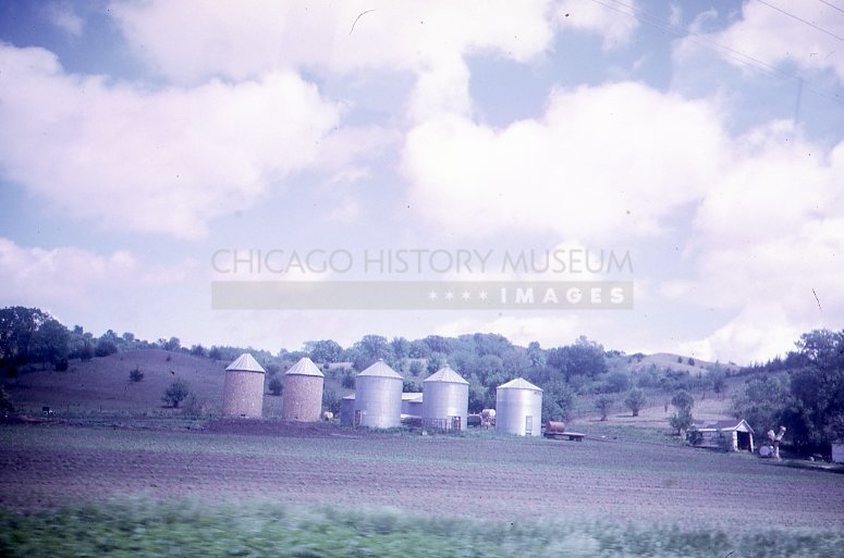 Five silos - Maier, Vivian