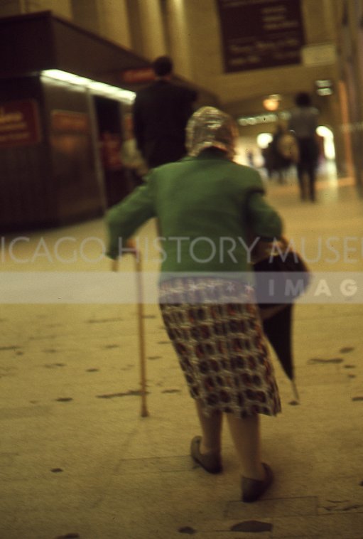 Woman with cane - Maier, Vivian