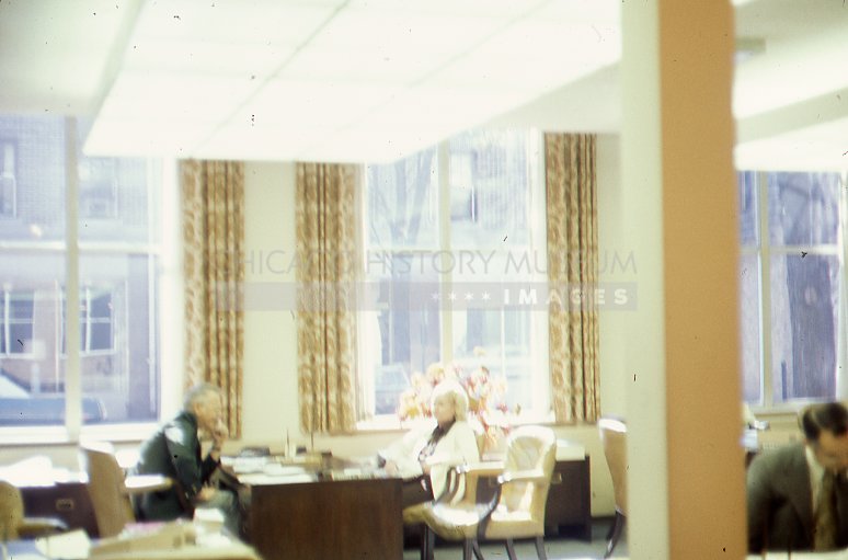 Man and woman in an office - Maier, Vivian