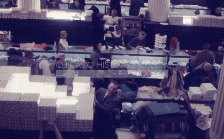 Shoppers at Marshall Fields - Maier, Vivian