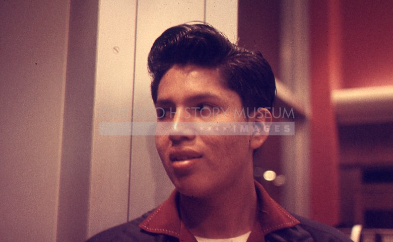 Profile of a young man indoors - Maier, Vivian