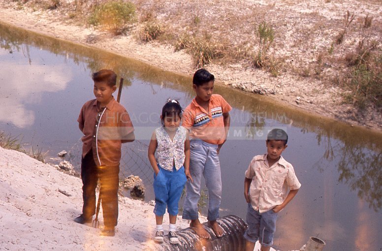 Children along a creek - Maier, Vivian