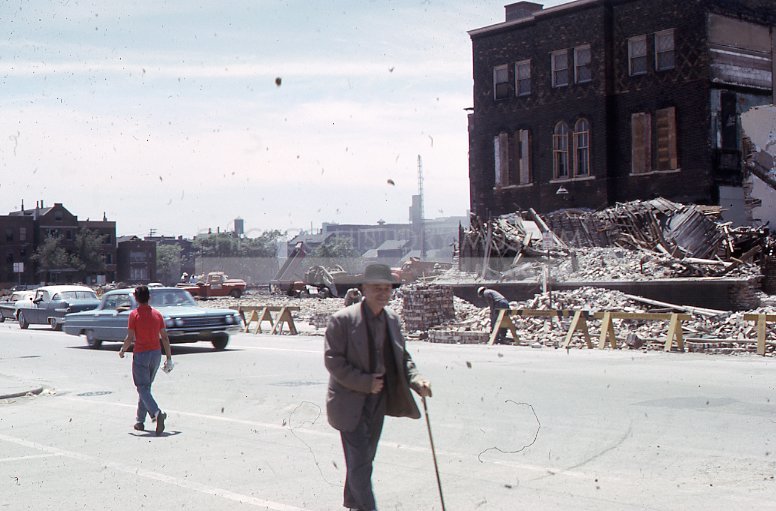 Street scene with building rubble - Maier, Vivian