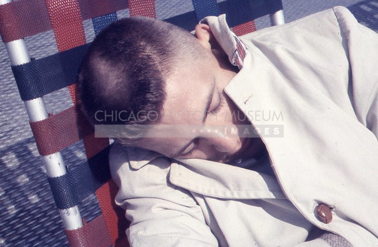 Sleeping man in trench coat - Maier, Vivian