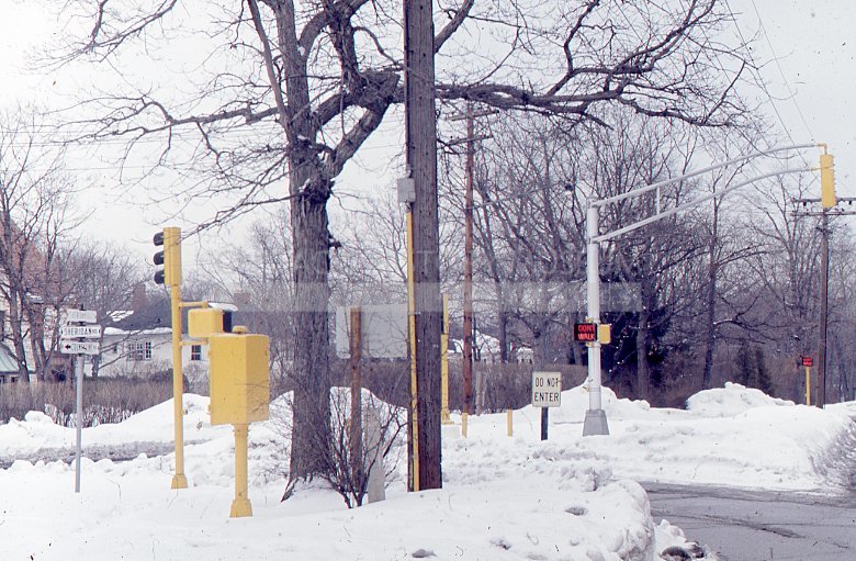 Intersection in the snow - Maier, Vivian