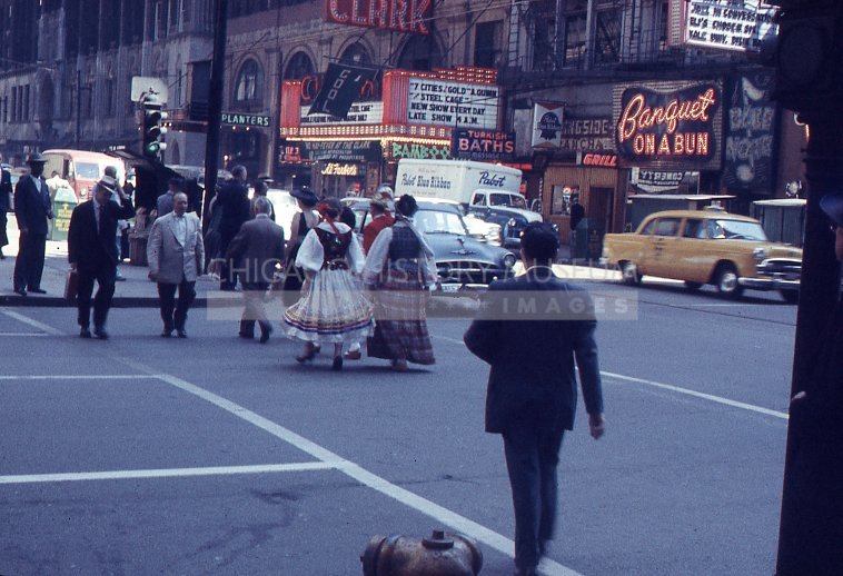 Pedestrians on Clark Street - Maier, Vivian