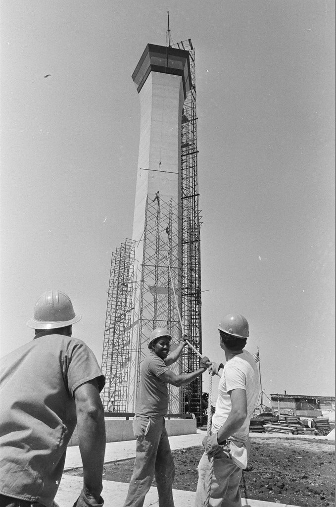Air traffic control tower nearly complete - Bill Mares for Chicago Sun-Times