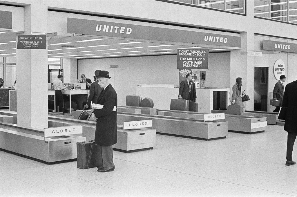 Passengers at O'Hare during a strike - Charles Krejcsi for Chicago Sun-Times