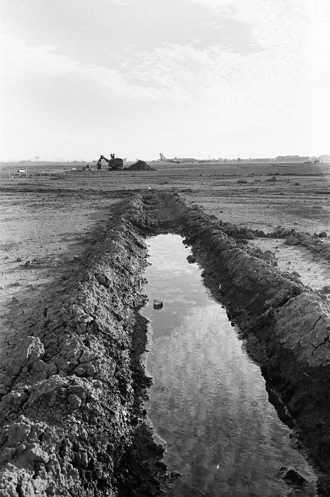 Construction at O'Hare Airport - Kotalik (Bob or George) for Chicago Sun-Times