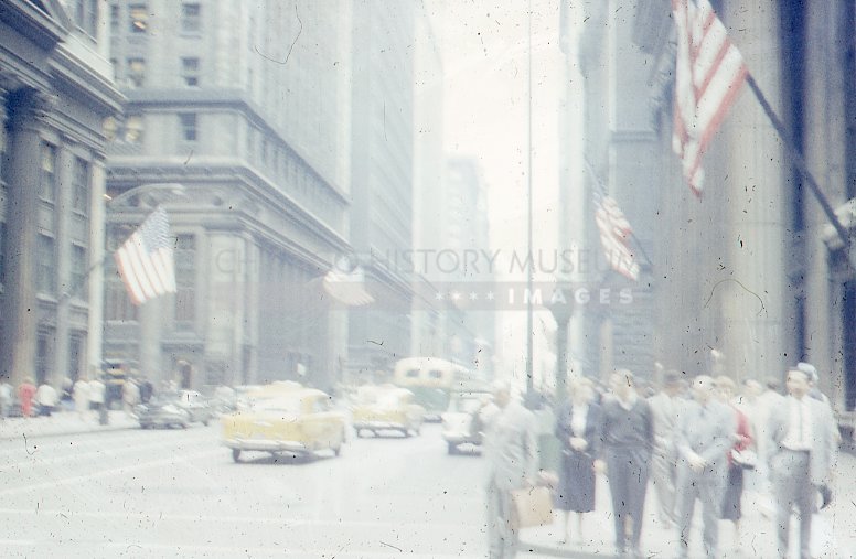 Looking down onto LaSalle Street - Maier, Vivian