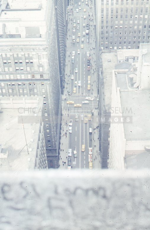 Looking down onto LaSalle Street - Maier, Vivian