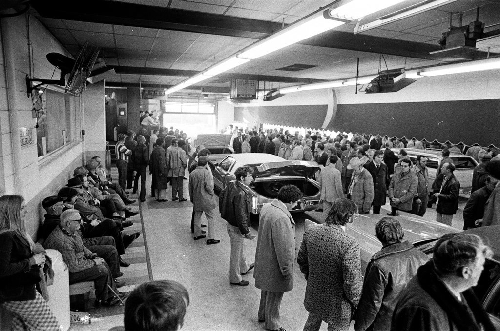 Greater Chicago Auto Auction - John H. White for Chicago Sun-Times