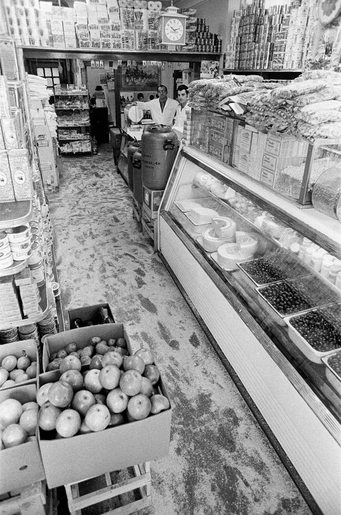 Athens Grocery store feature - M. Leon Lopez for Chicago Sun-Times