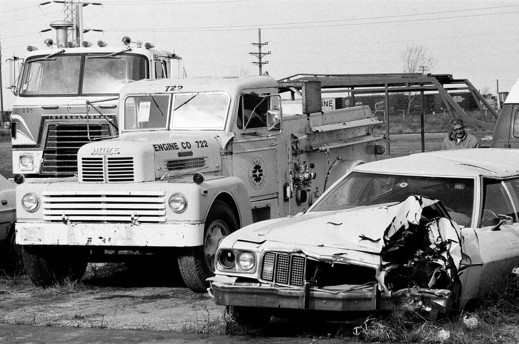 Auto auction on South Pulaski Road - John Tweedle for Chicago Sun-Times