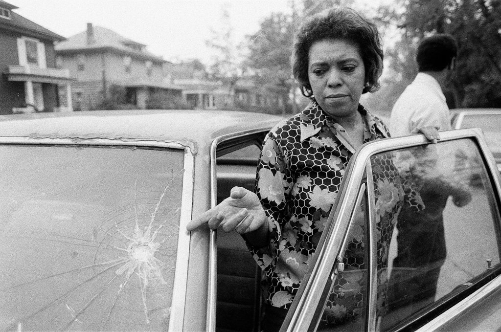 Broken car windows in Morgan Park - Jerry Tomaselli for Chicago Sun-Times