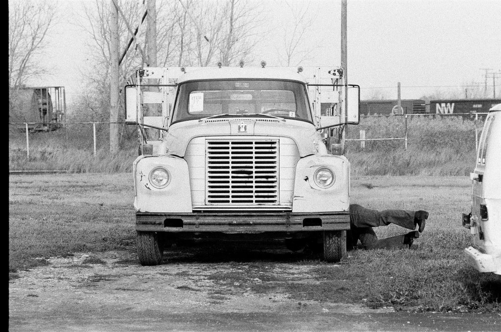 Auto auction on South Pulaski Road - John Tweedle for Chicago Sun-Times