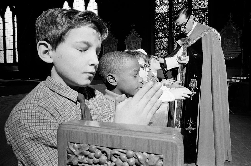 Ash Wednesday at Ascension Episcopal Church - Jack Dykinga for Chicago Sun-Times