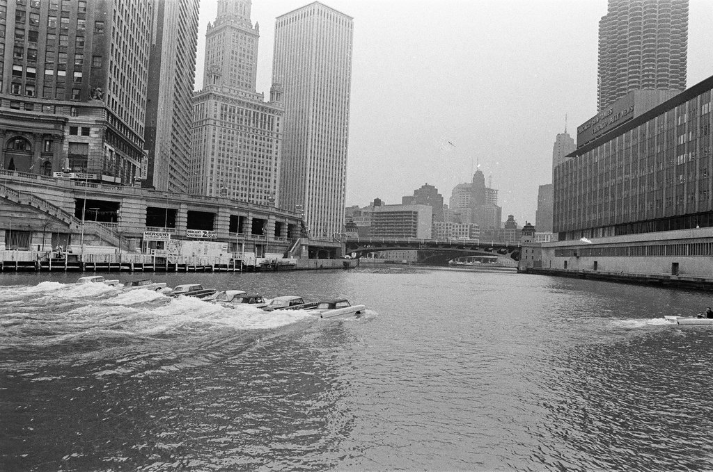 First annual stock car race on Chicago River - John Tweedle for Chicago Sun-Times