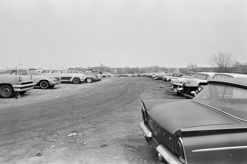 City of Chicago auto pound - Bob Langer for Chicago Sun-Times