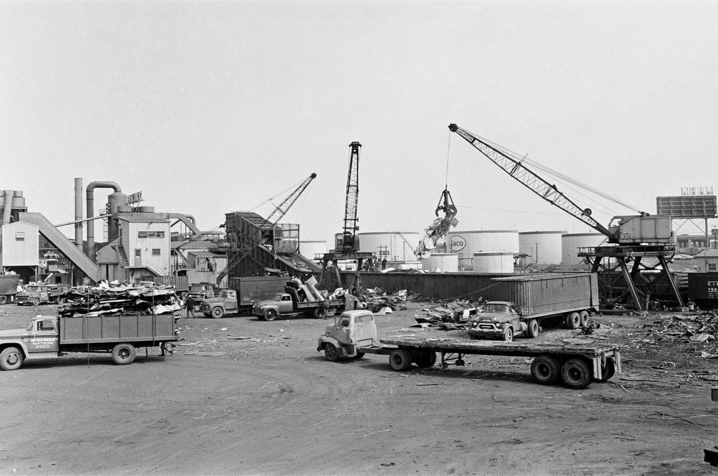 Carco auto junkyard - Howard Lyon for Chicago Sun-Times