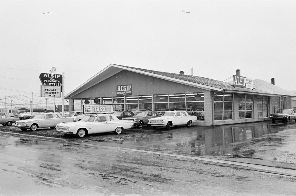 Alsip Chrysler auto dealer - Howard Lyon for Chicago Sun-Times