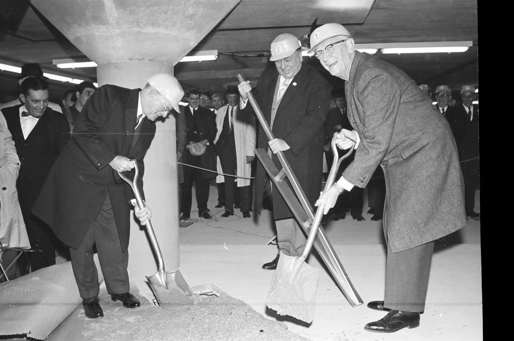Time capsule planting at Grant Park garage - Dave Mann for Chicago Sun-Times